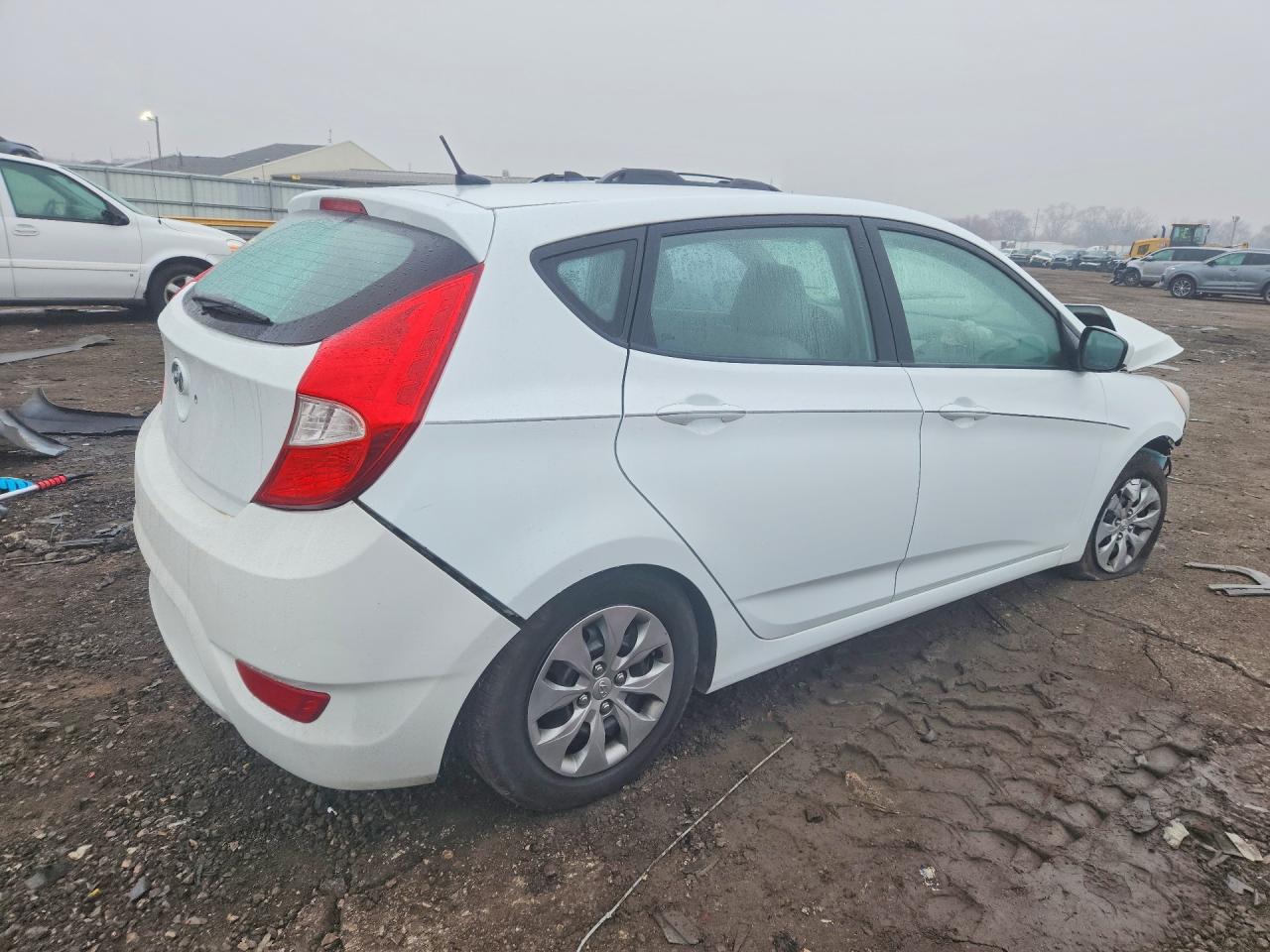 2017 HYUNDAI ACCENT SE photo 5