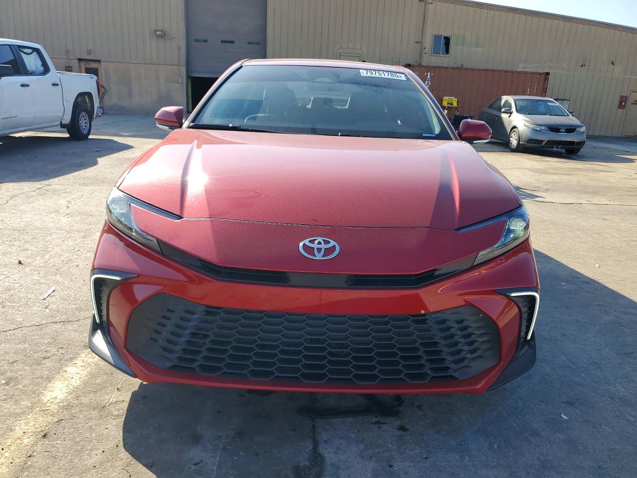2025 TOYOTA CAMRY SE photo 9
