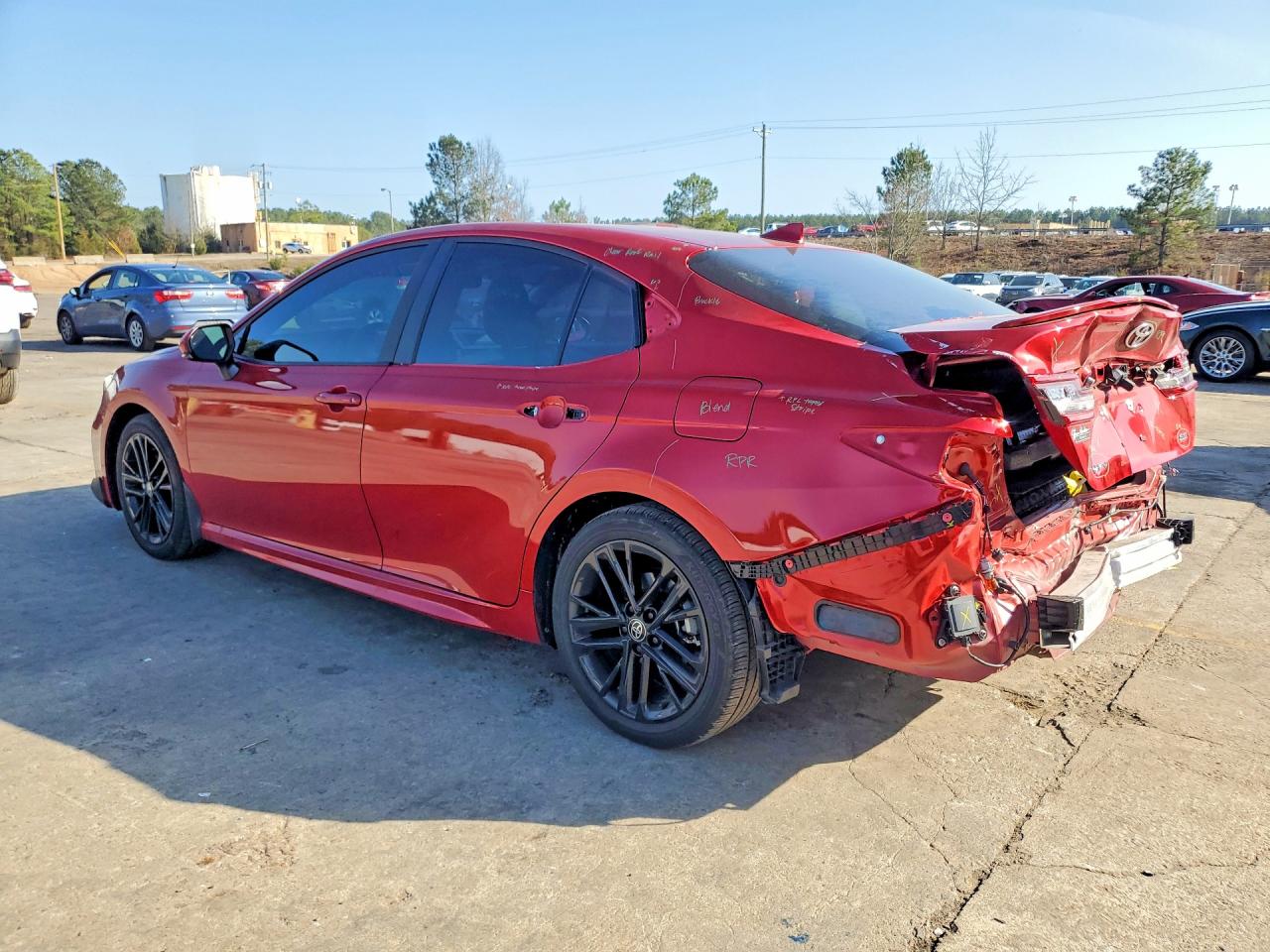 2025 TOYOTA CAMRY SE photo 3
