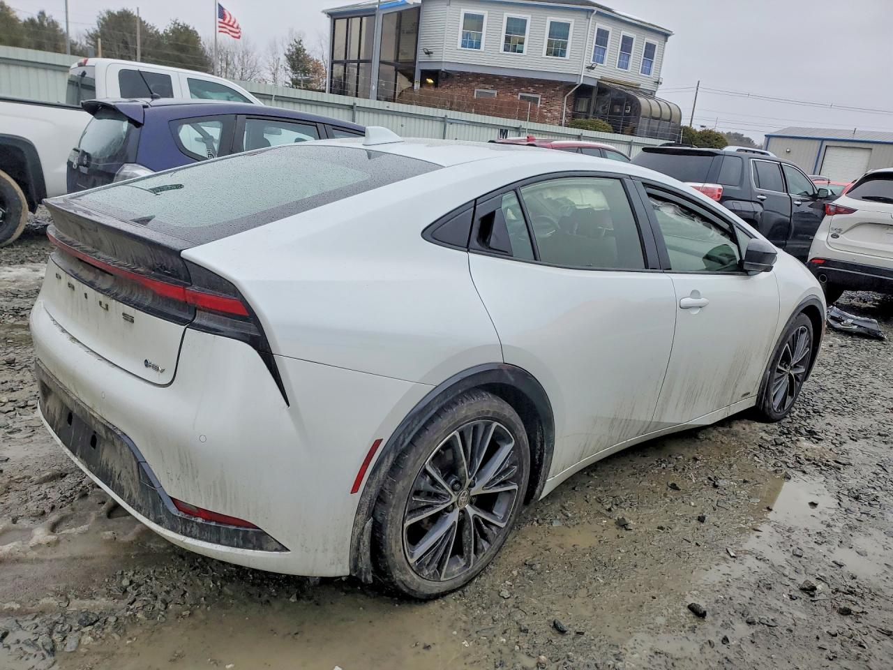 2025 TOYOTA PRIUS XLE photo 7