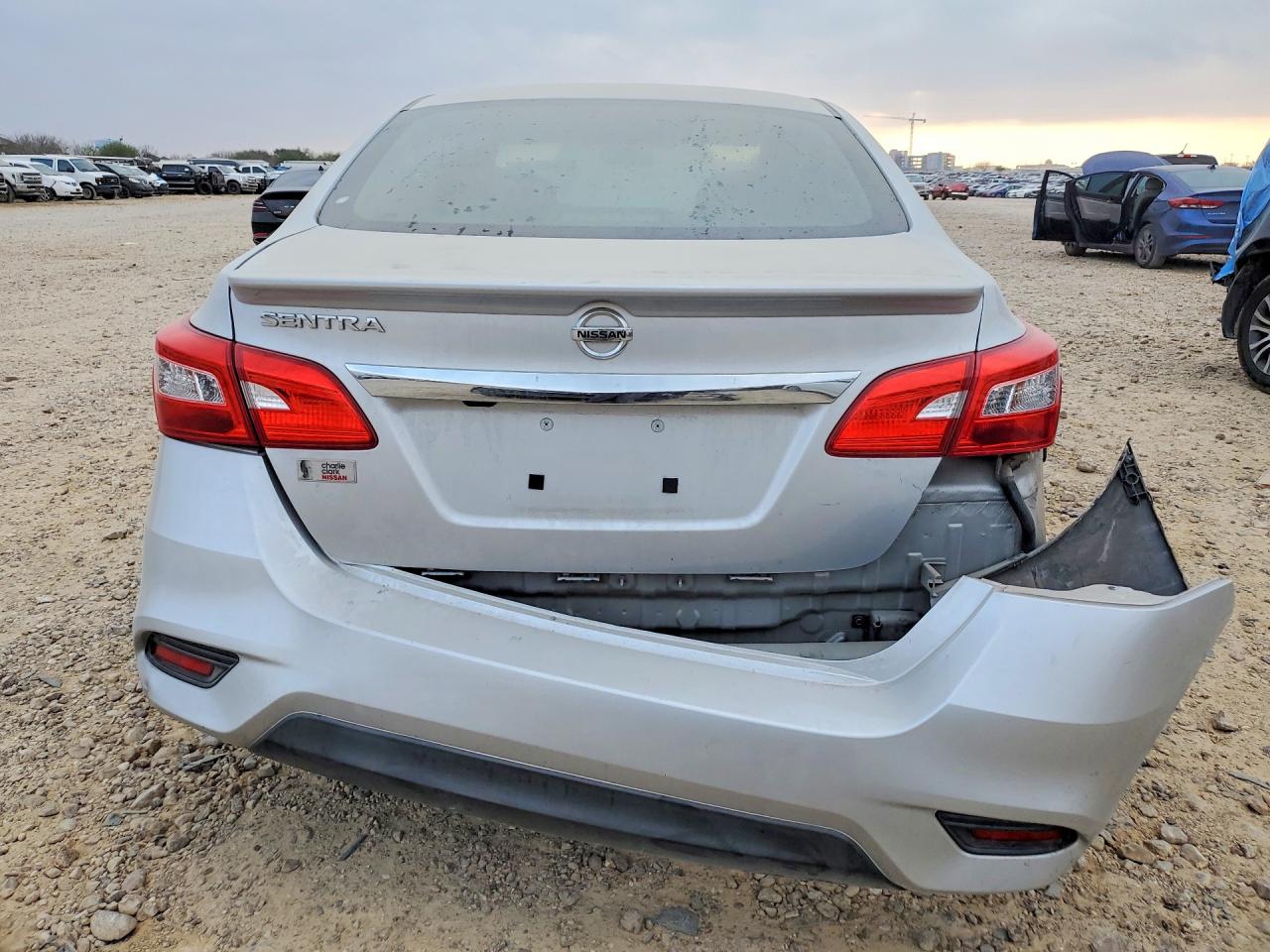 2019 NISSAN SENTRA S photo 16