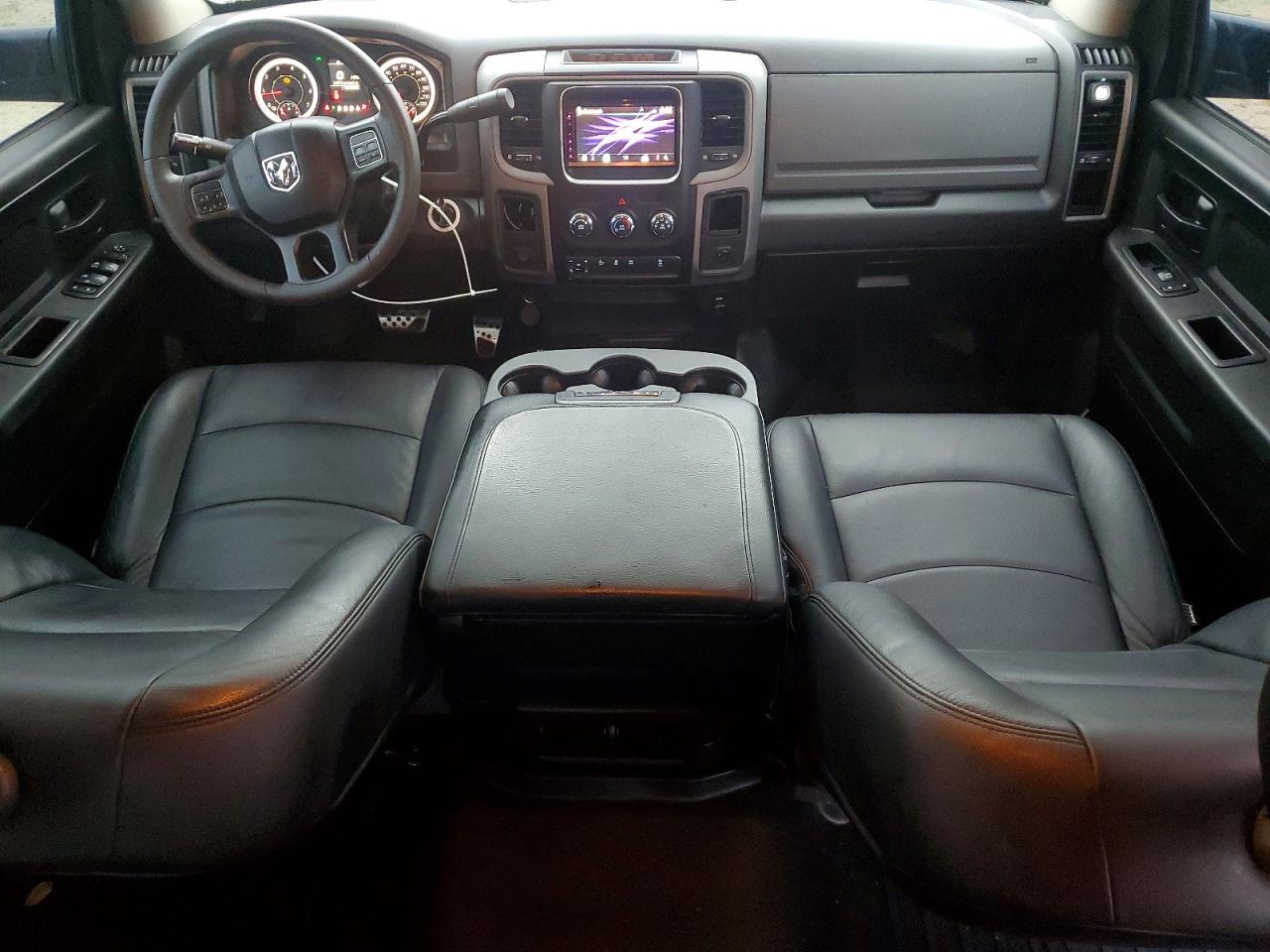 2018 RAM 2500 ST photo 8