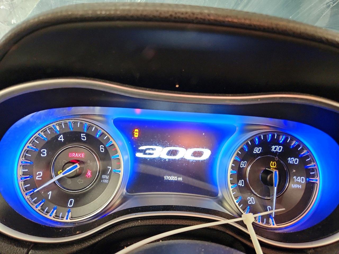 2018 CHRYSLER 300 TOURING photo 17