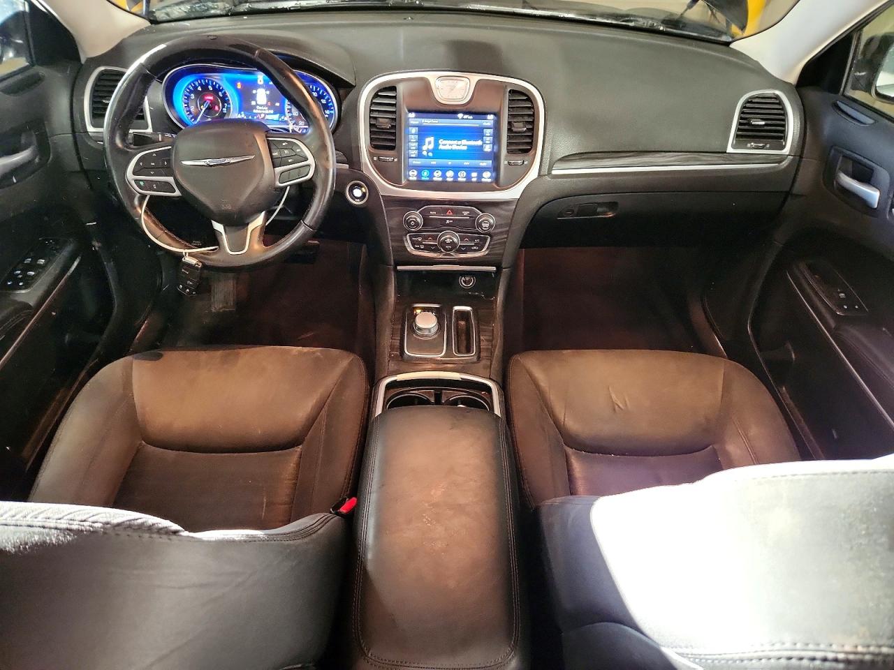2018 CHRYSLER 300 TOURING photo 15