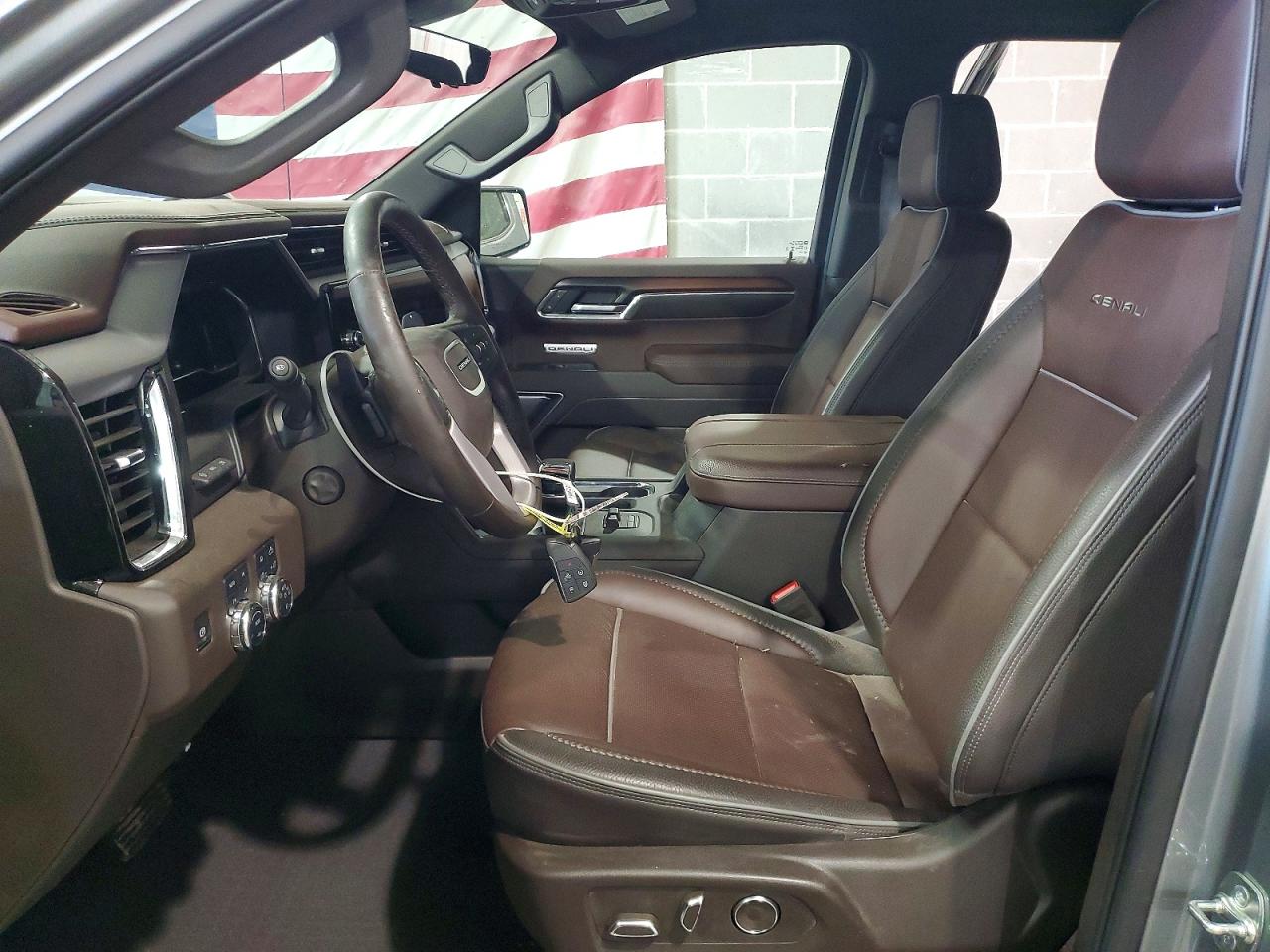 2025 GMC SIERRA K1500 DENALI photo 13