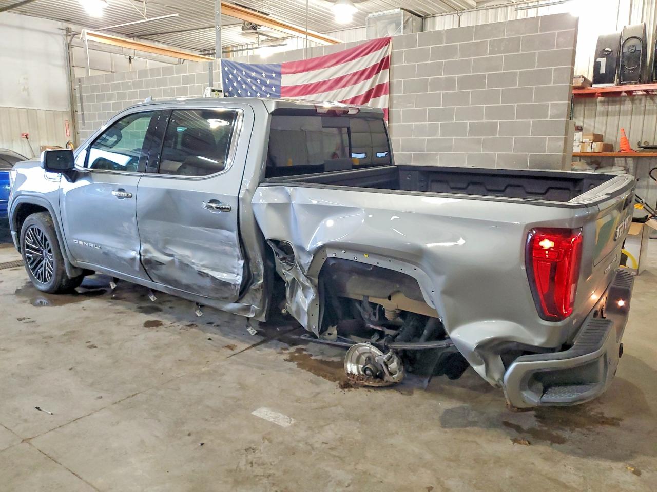 2025 GMC SIERRA K1500 DENALI photo 3