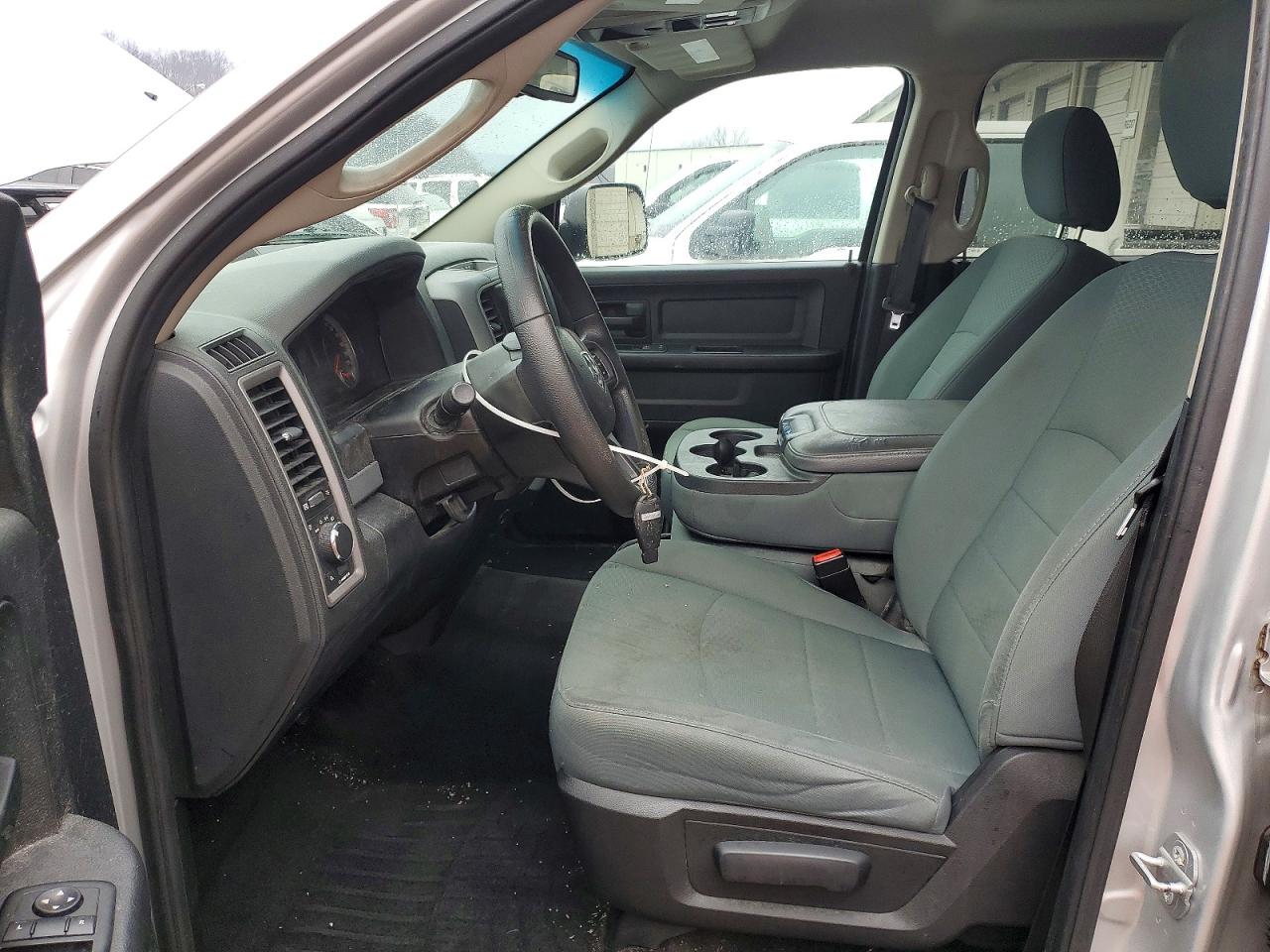 2015 RAM 1500 ST photo 7