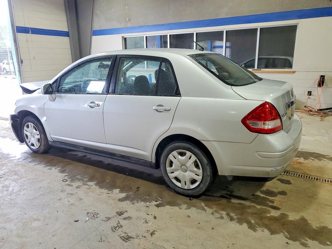 2011 NISSAN VERSA 1.8 S photo 2