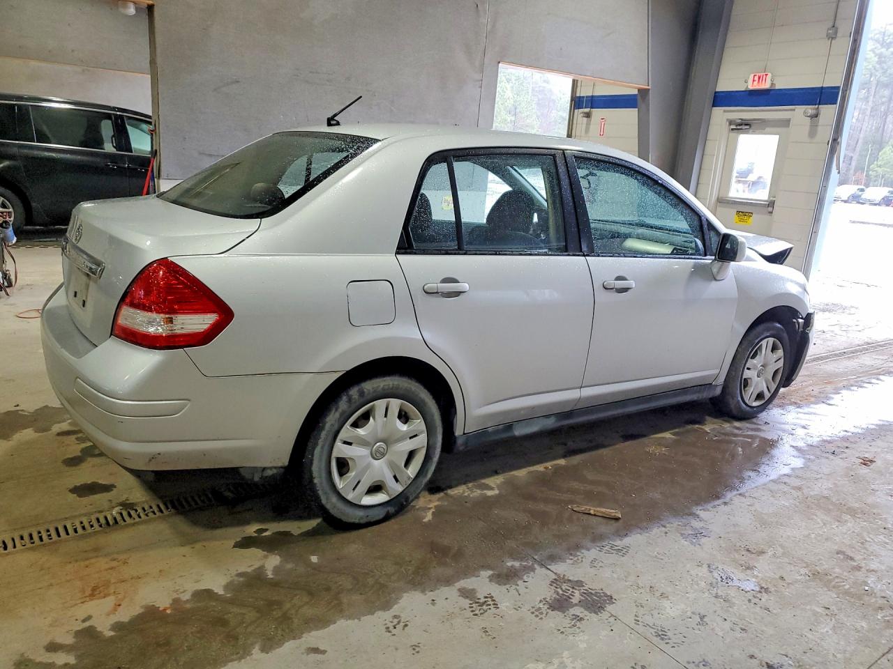 2011 NISSAN VERSA 1.8 S photo 3