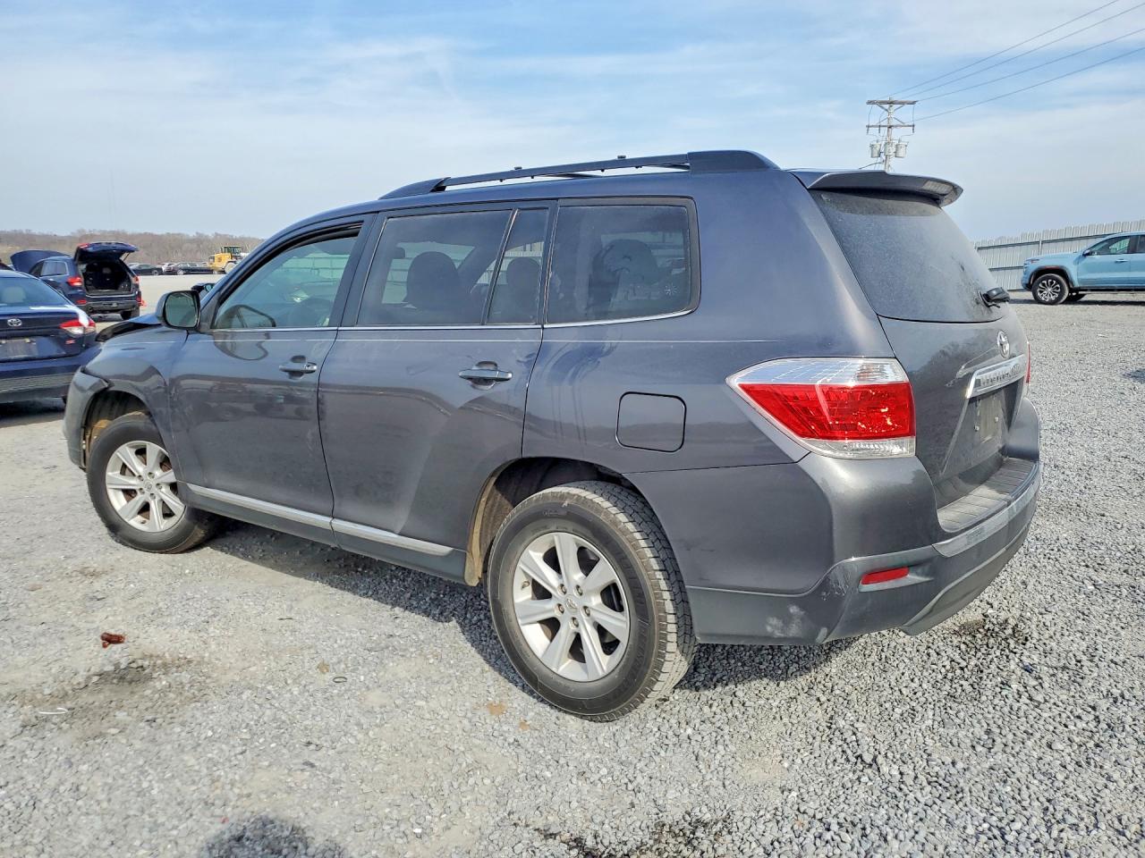 2013 TOYOTA HIGHLANDER PLUS photo 2