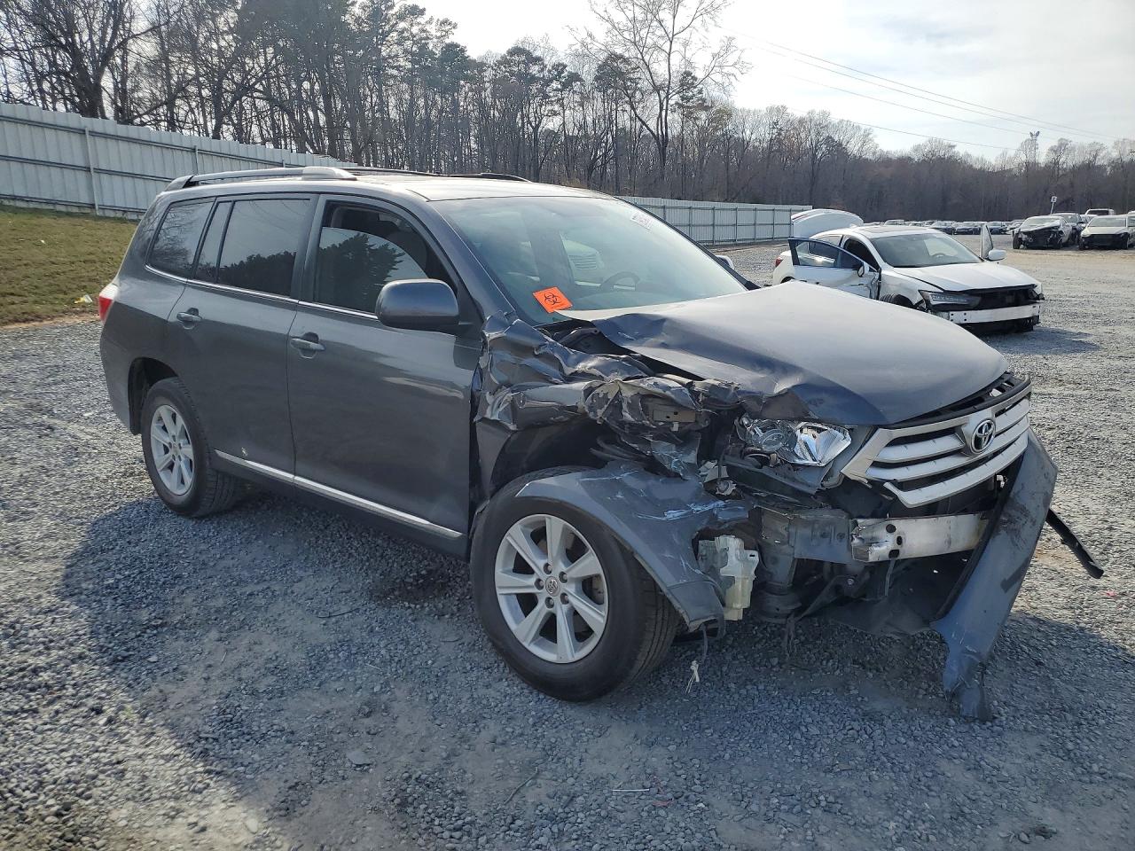 2013 TOYOTA HIGHLANDER PLUS photo 4