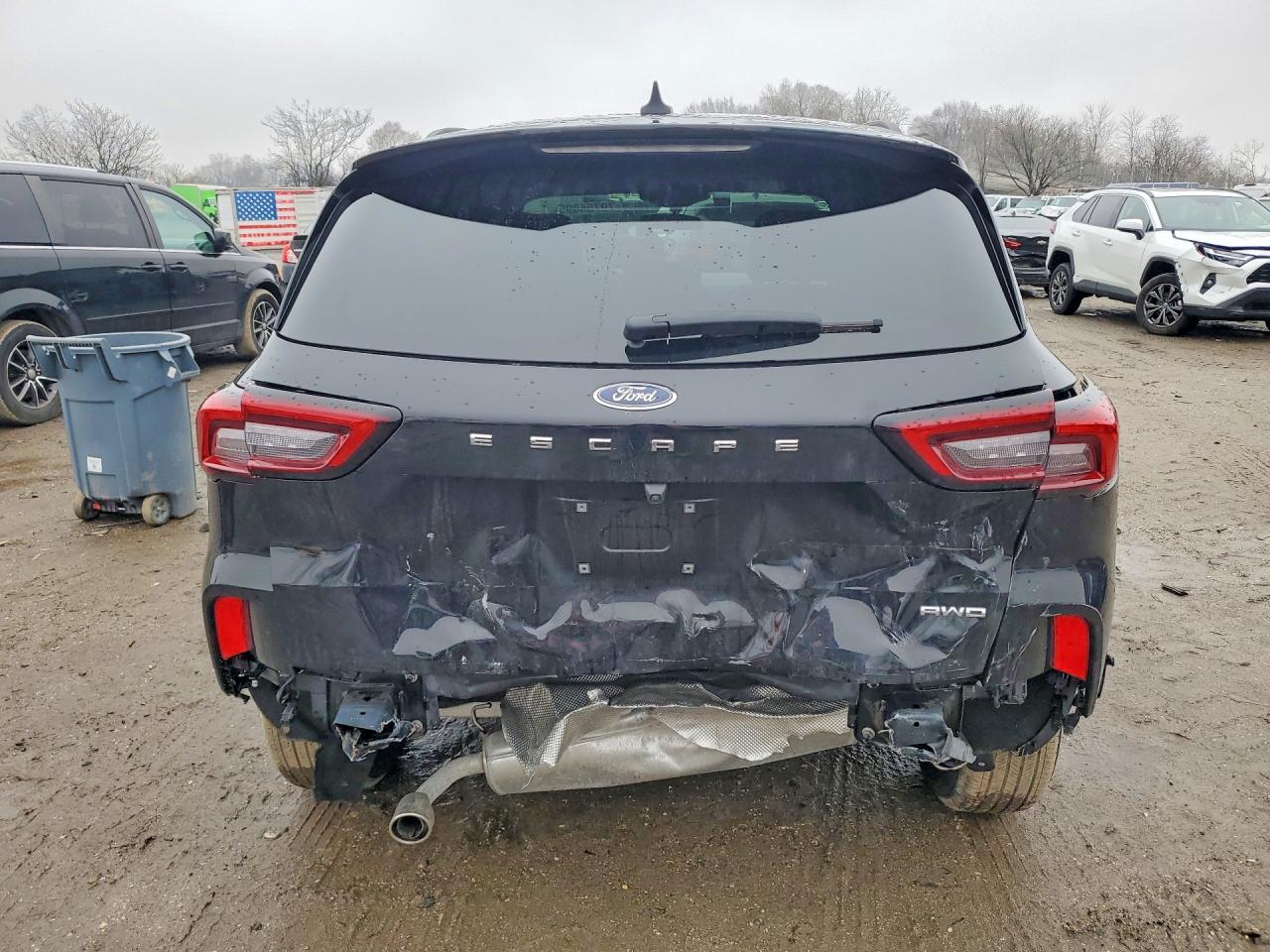 2025 FORD ESCAPE ST LINE AWD photo 16