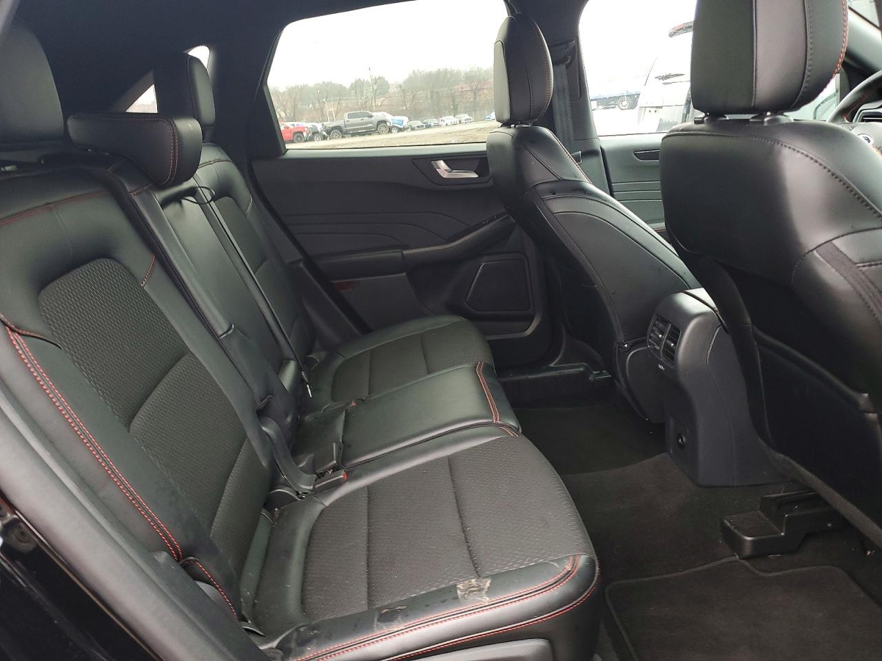 2025 FORD ESCAPE ST LINE AWD photo 31