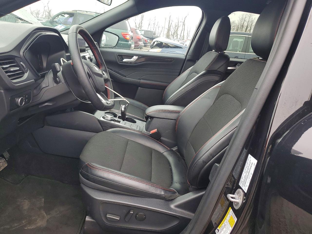 2025 FORD ESCAPE ST LINE AWD photo 19
