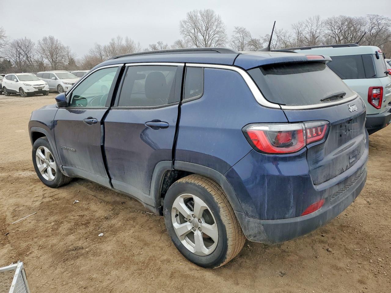 2019 JEEP COMPASS LATITUDE photo 2