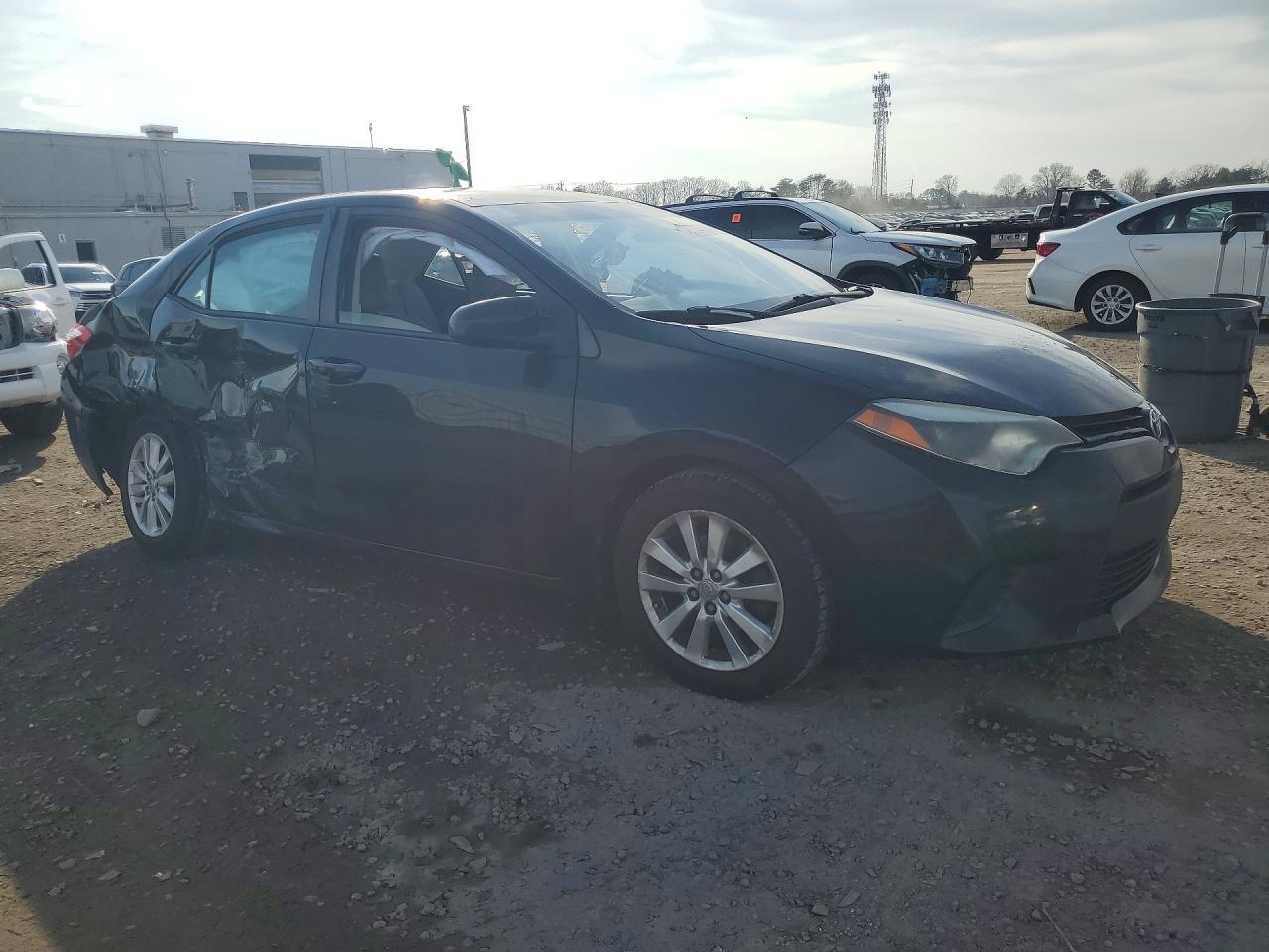 2014 TOYOTA COROLLA LE photo 4