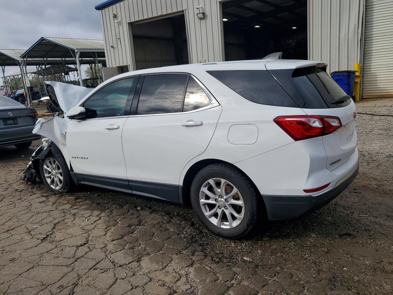 2019 CHEVROLET EQUINOX LT photo 2