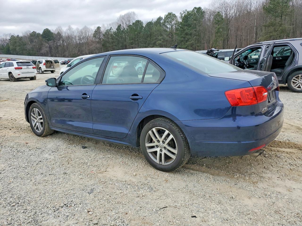 2014 VOLKSWAGEN JETTA SE photo 2