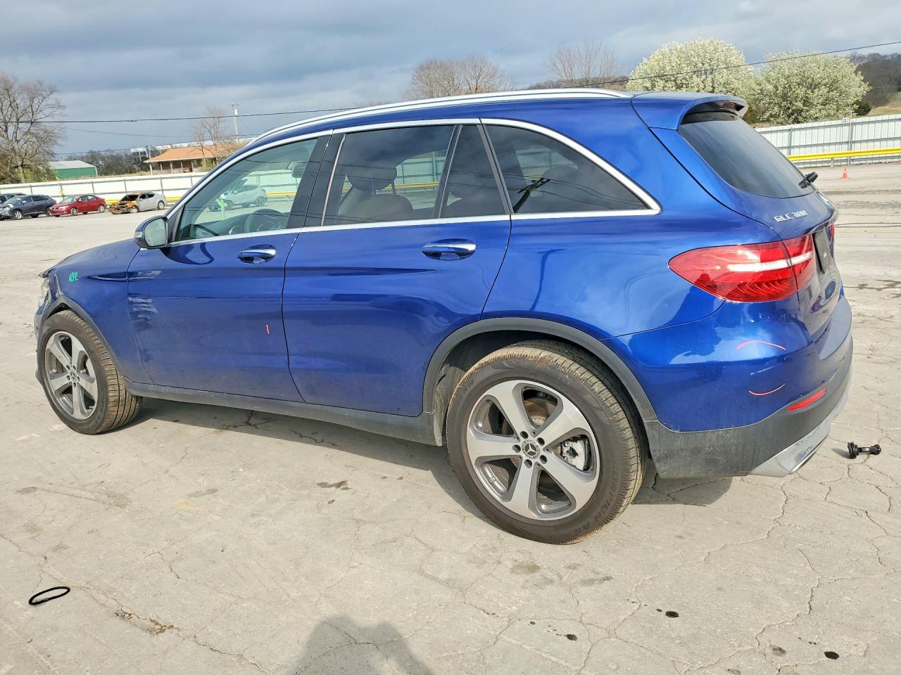 2018 MERCEDES-BENZ GLC 300 photo 2