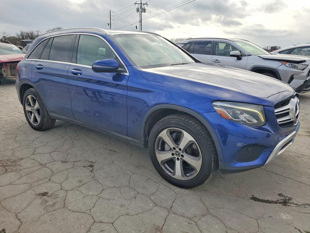 2018 MERCEDES-BENZ GLC 300 photo 4