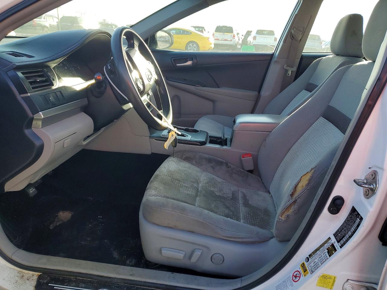2014 TOYOTA CAMRY LE photo 7