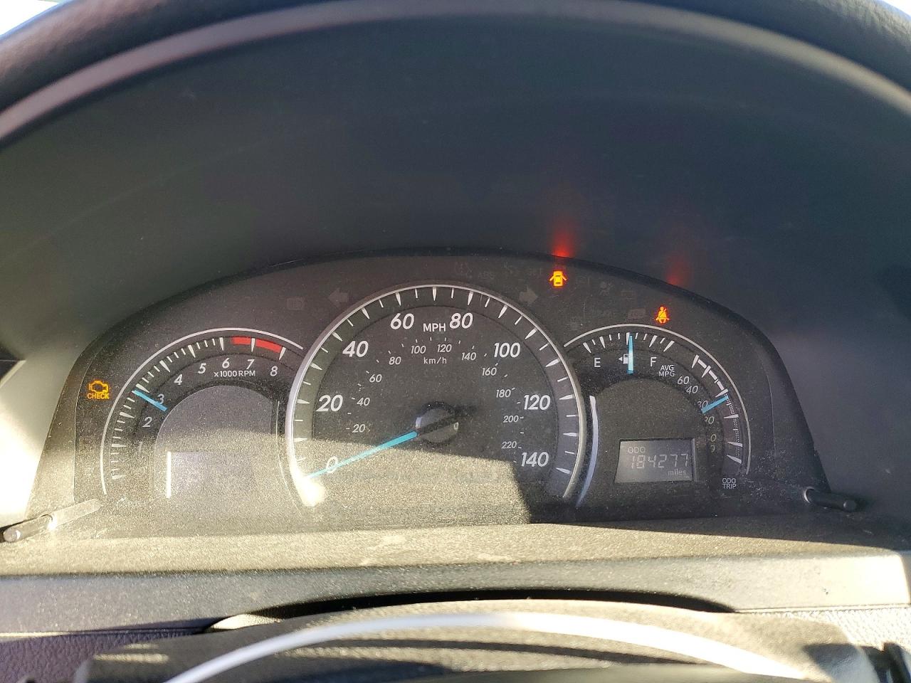 2014 TOYOTA CAMRY LE photo 9