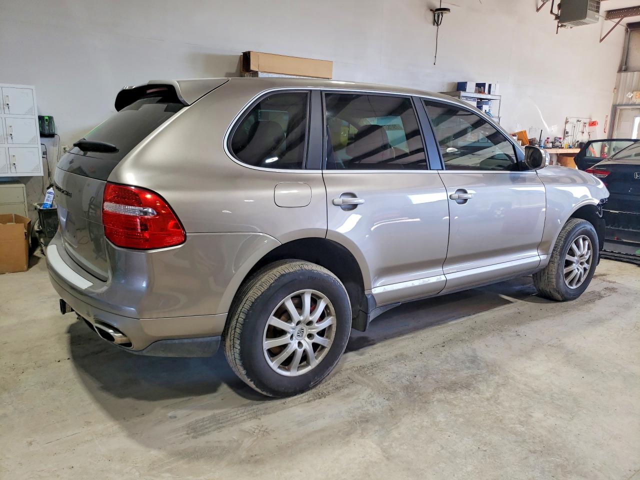 2009 PORSCHE CAYENNE photo 3