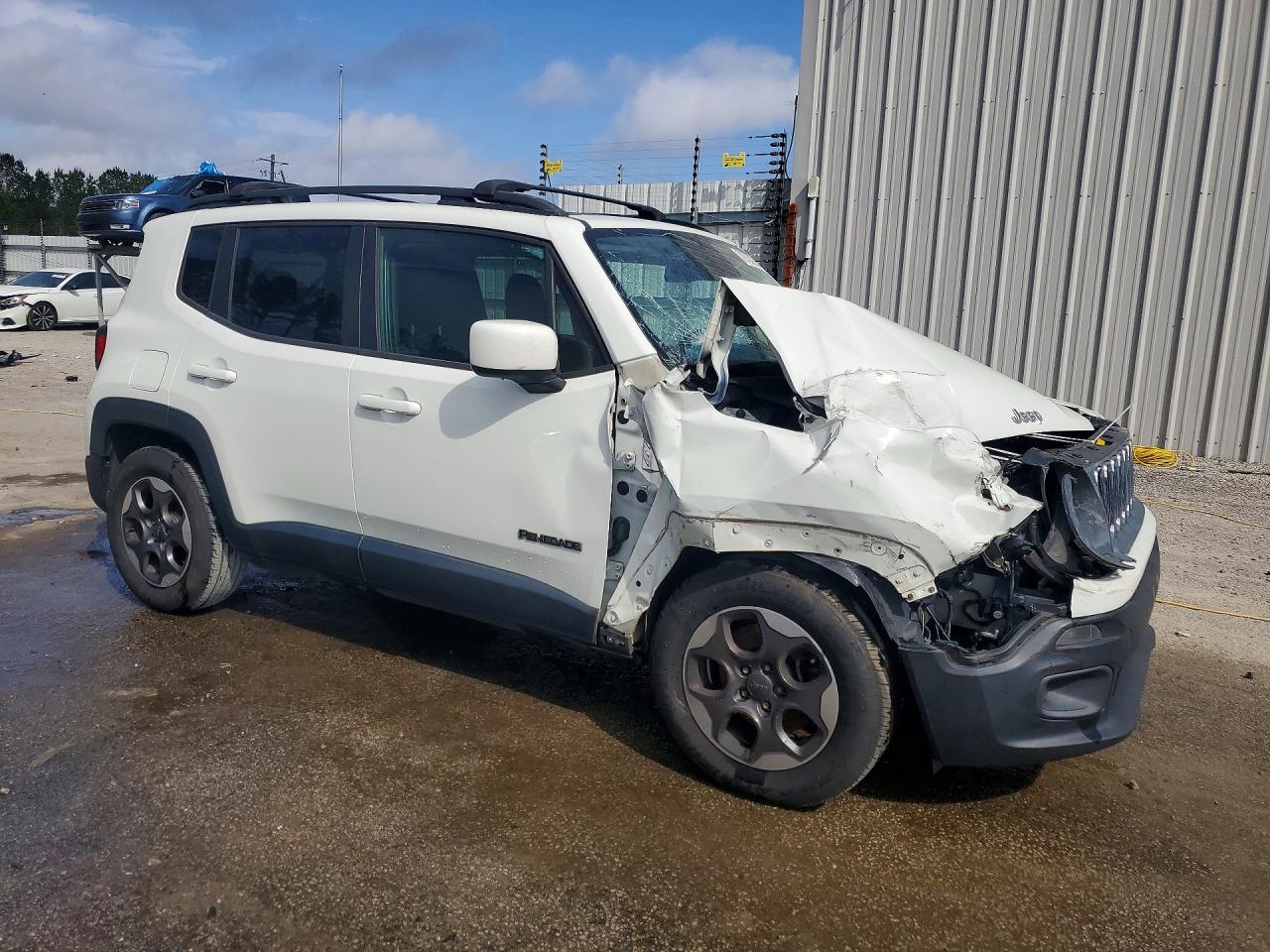 2015 JEEP RENEGADE LATITUDE photo 4