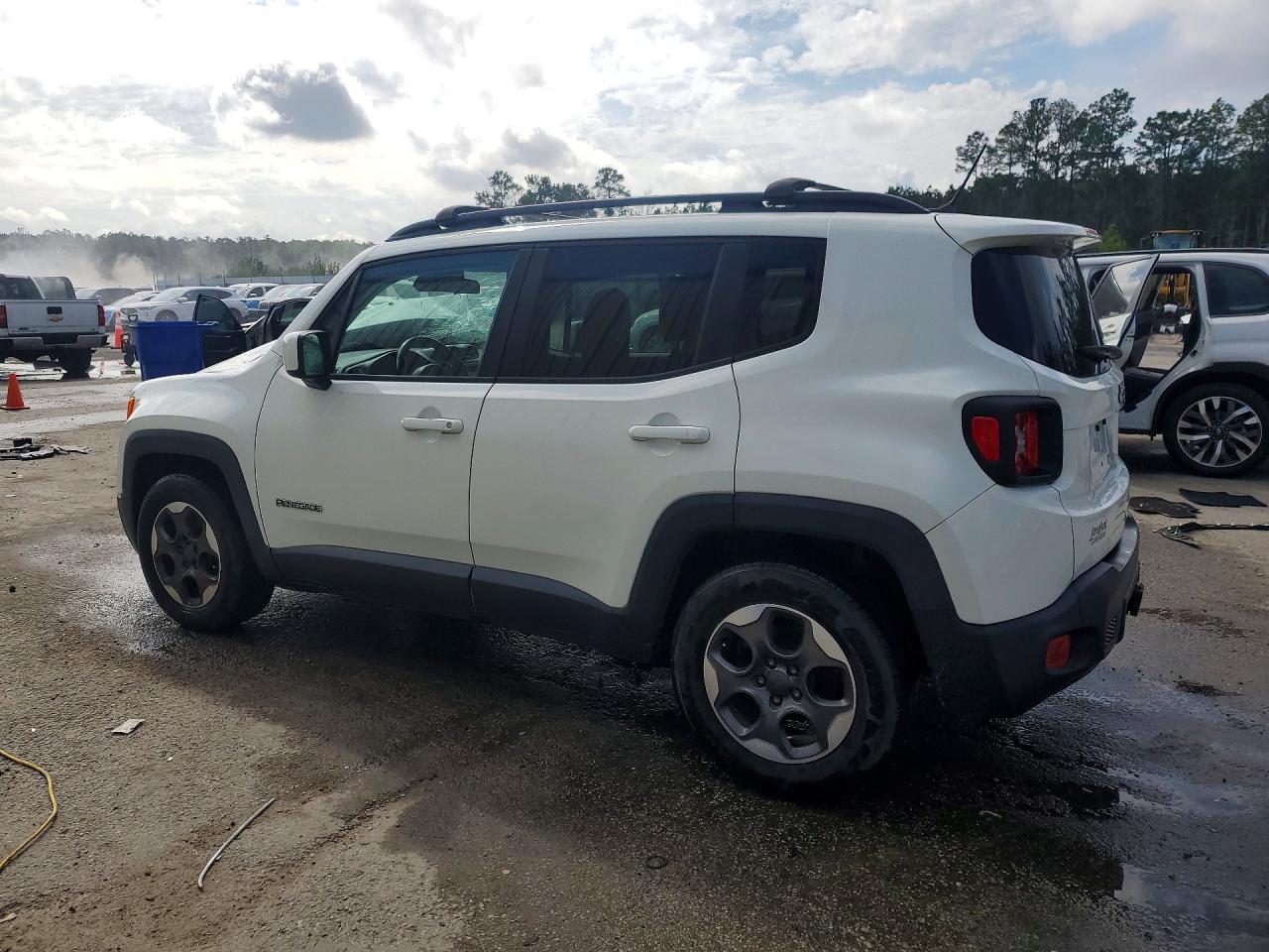 2015 JEEP RENEGADE LATITUDE photo 2