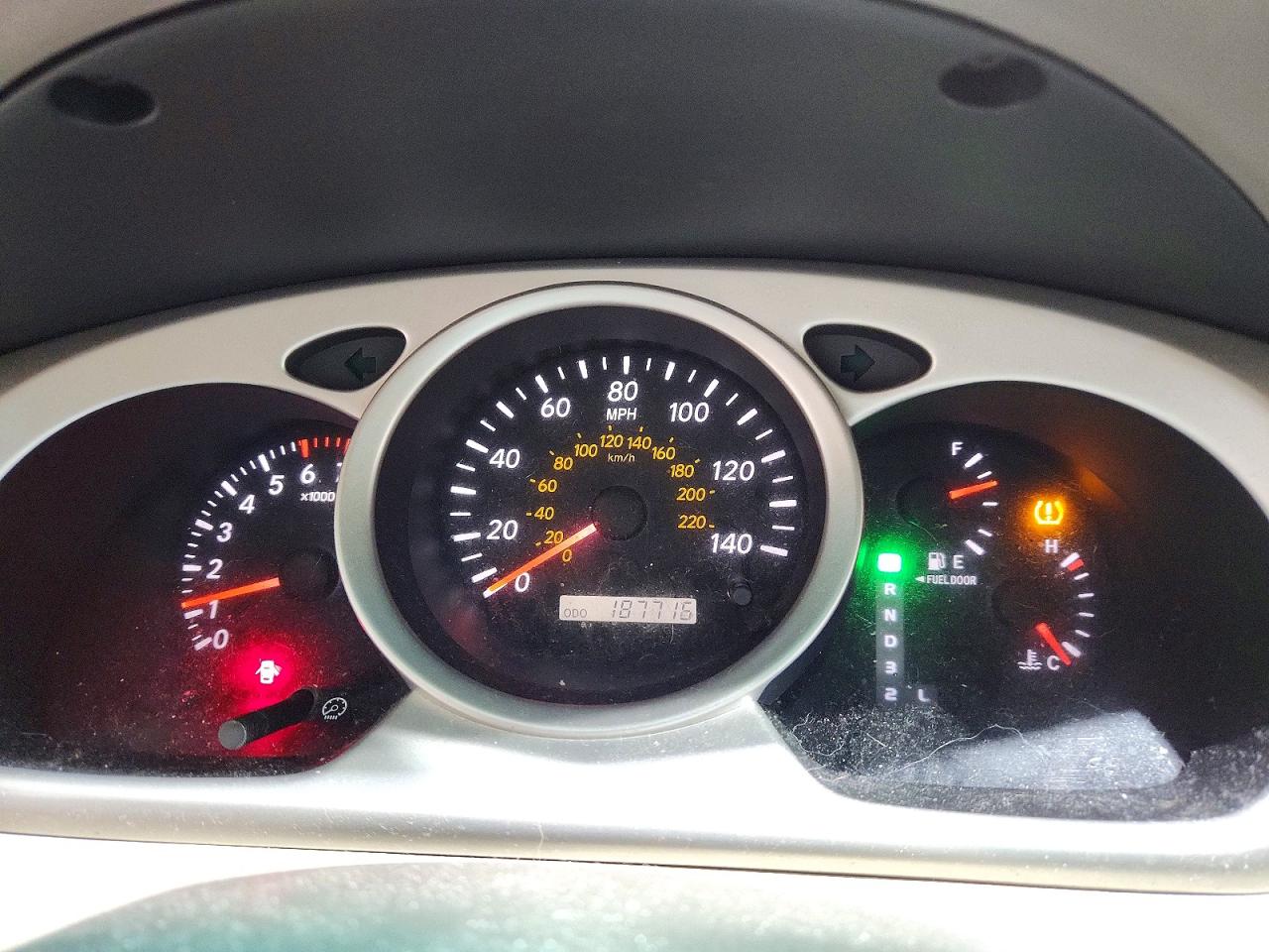 2006 TOYOTA HIGHLANDER BASE photo 9