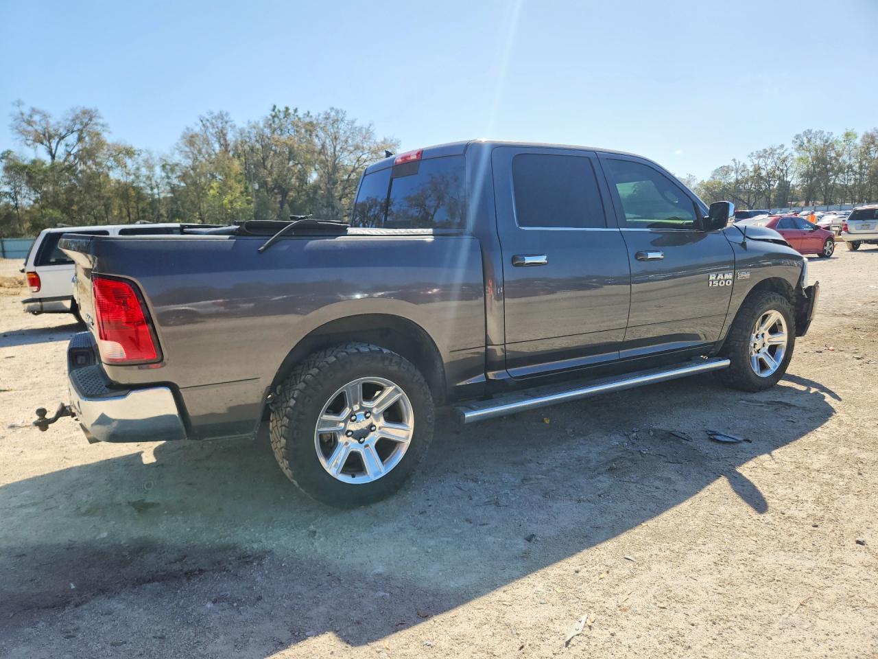 2018 RAM 1500 SLT photo 5