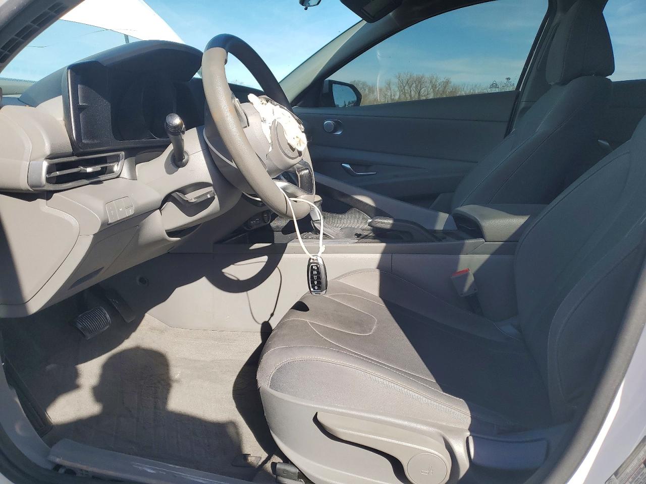 2023 HYUNDAI ELANTRA SEL photo 19