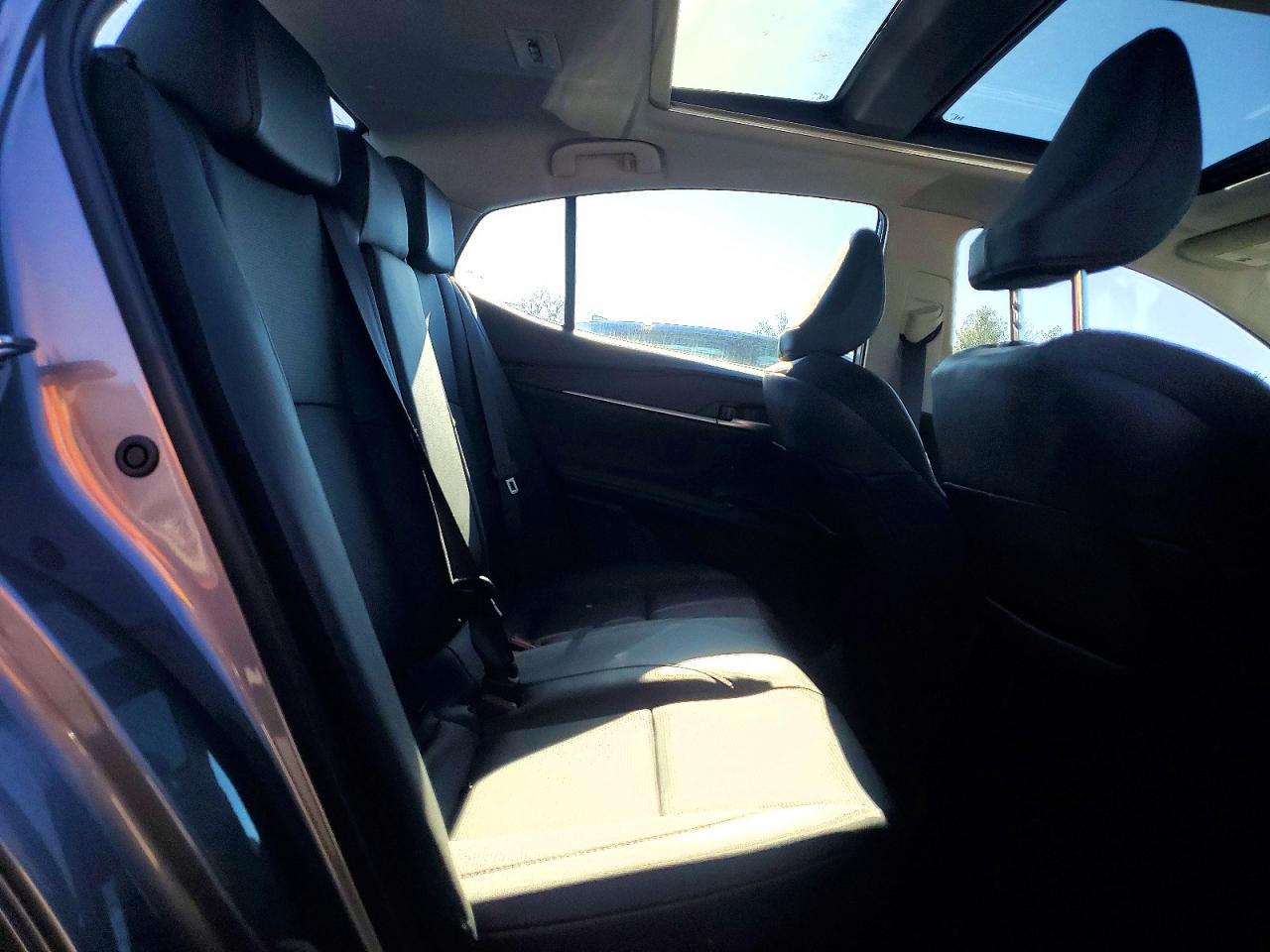 2025 TOYOTA CAMRY XLE photo 19