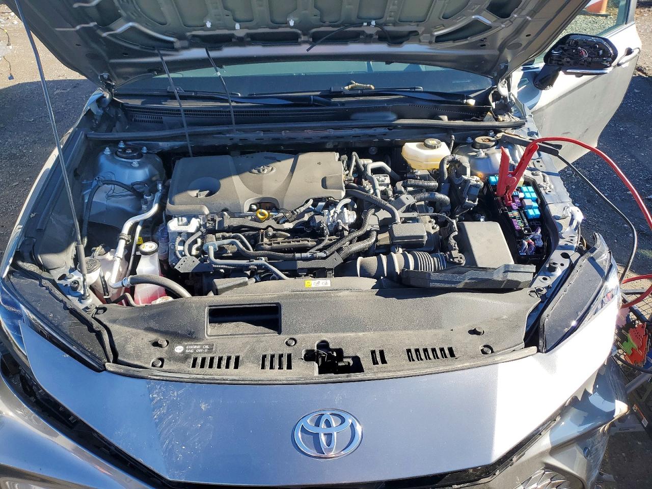 2025 TOYOTA CAMRY XLE photo 21