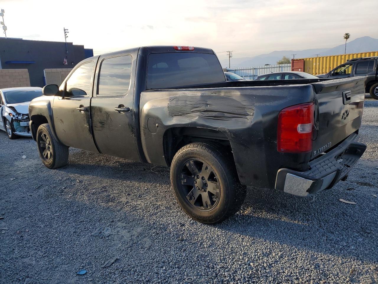 2007 CHEVROLET SILVERADO C1500 CREW CAB photo 3