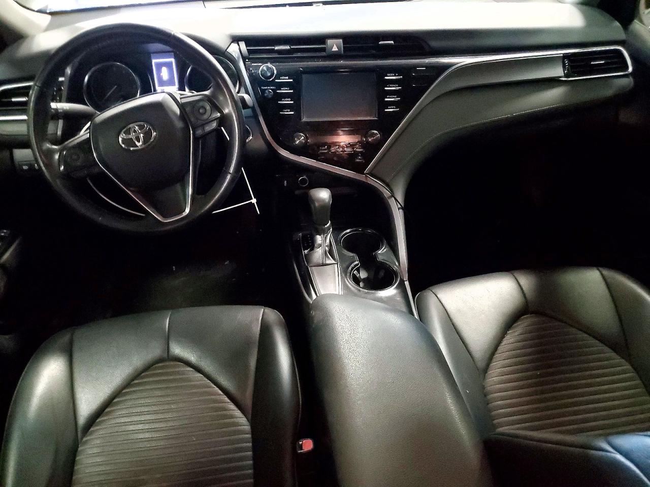 2018 TOYOTA CAMRY SE photo 8