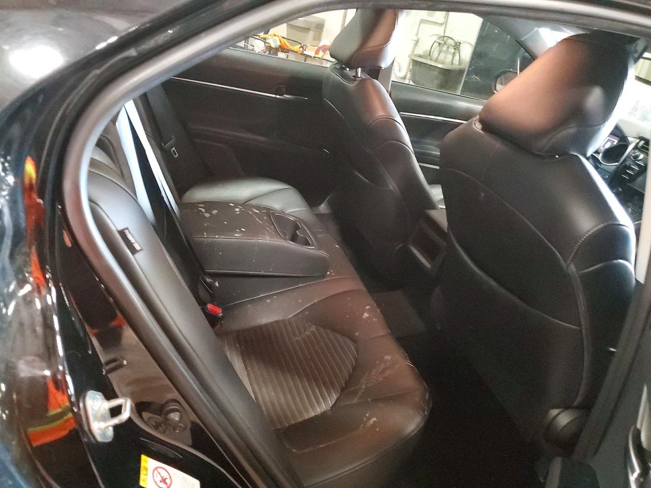 2018 TOYOTA CAMRY SE photo 10