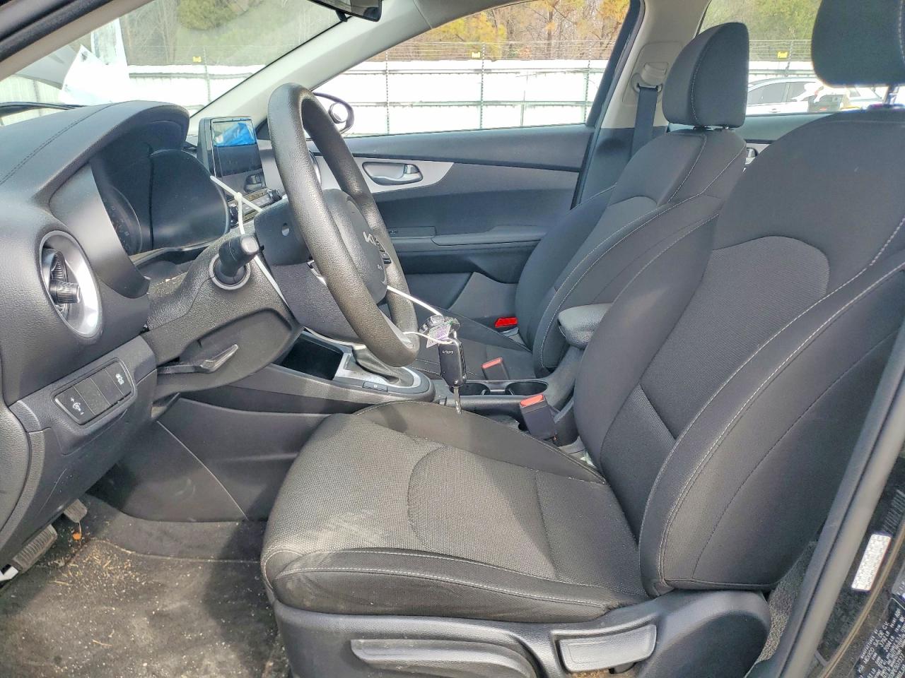 2023 KIA FORTE LXS photo 13