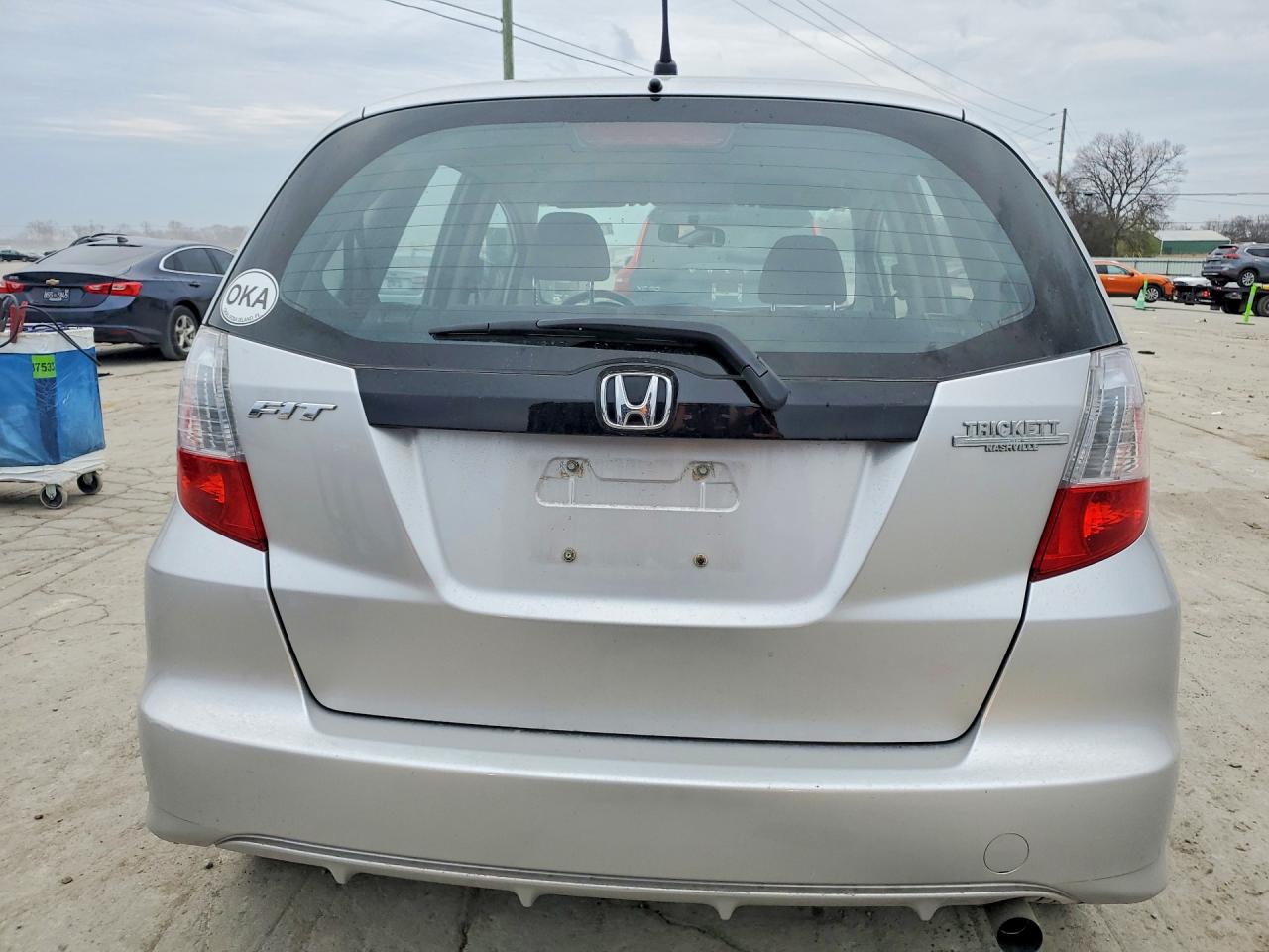 2011 HONDA FIT photo 6