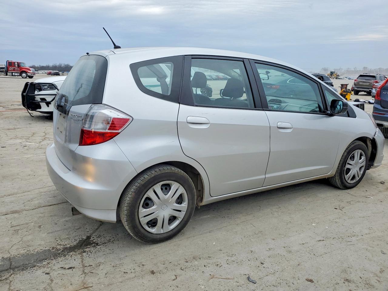2011 HONDA FIT photo 3