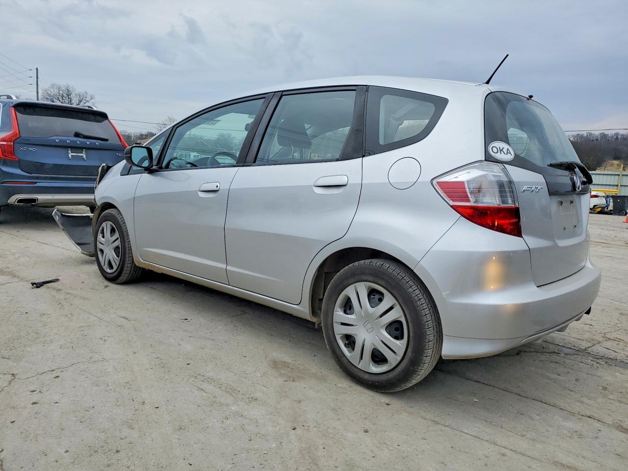2011 HONDA FIT photo 2