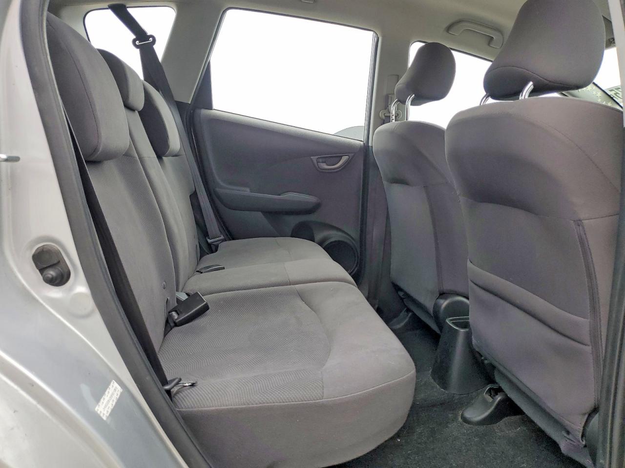 2011 HONDA FIT photo 10
