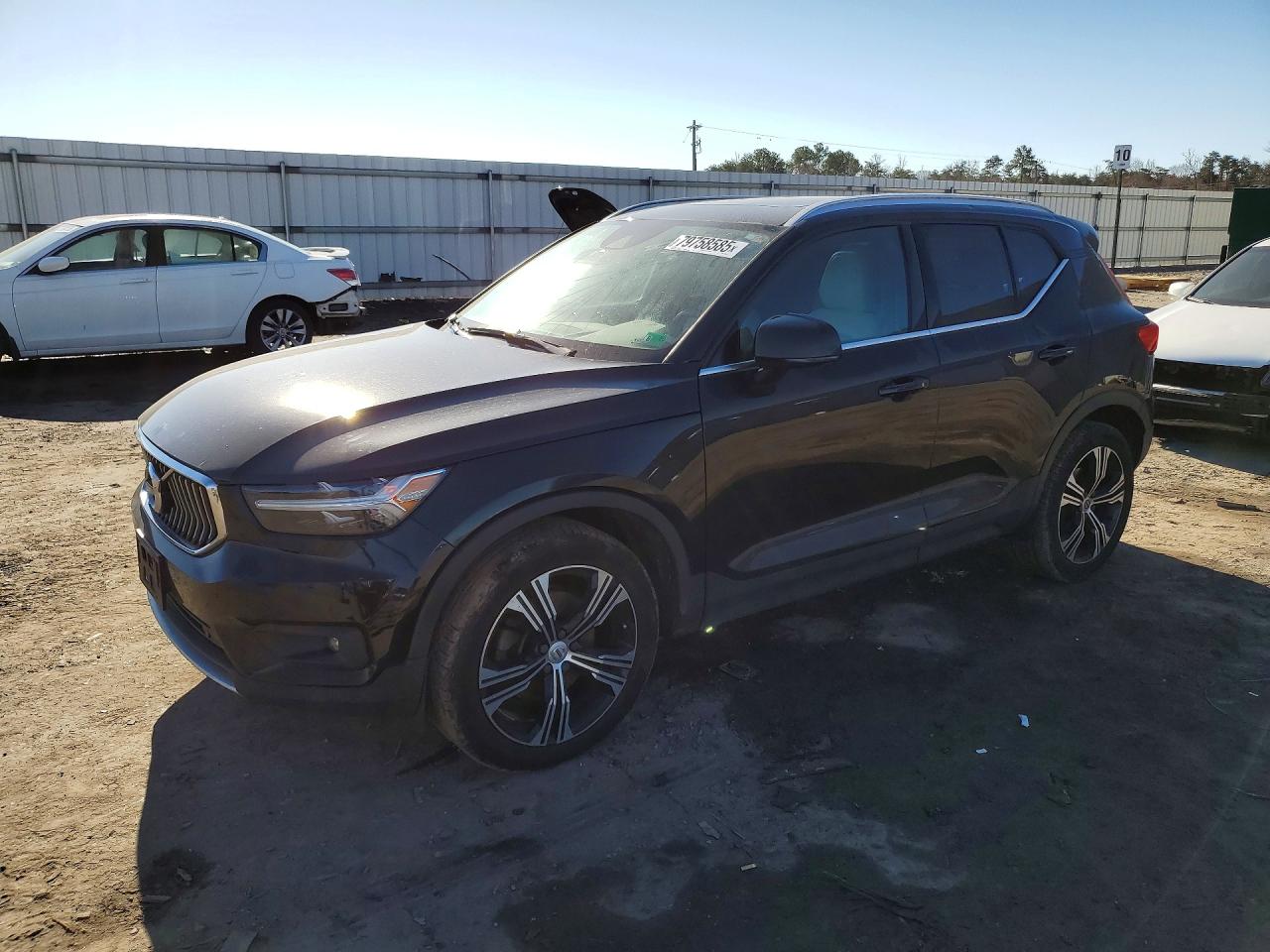 2020 VOLVO XC40