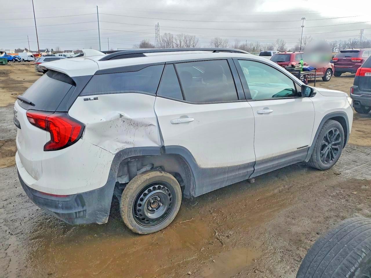 2019 GMC TERRAIN SLE photo 3