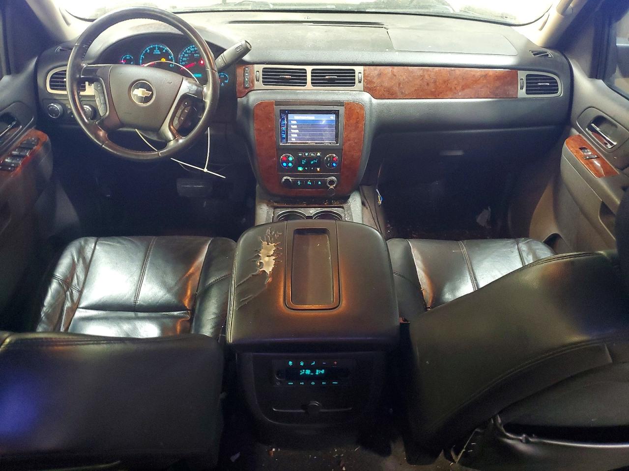 2010 CHEVROLET SUBURBAN K1500 LT photo 22