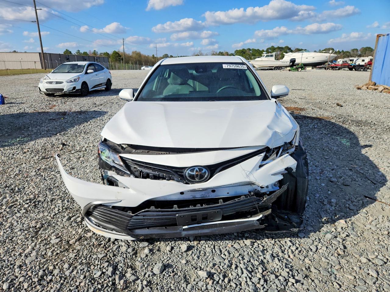 2022 TOYOTA CAMRY LE photo 5