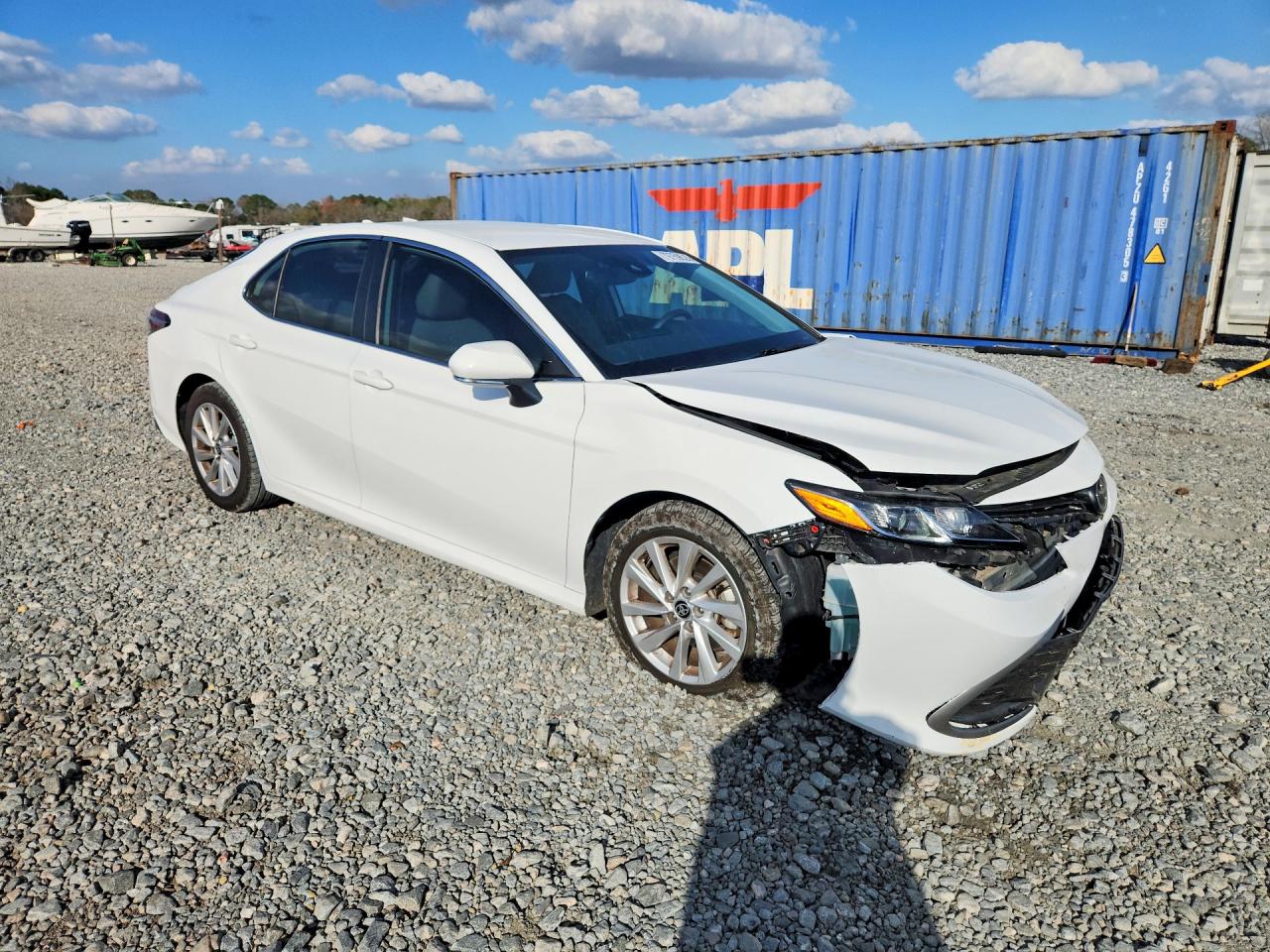 2022 TOYOTA CAMRY LE photo 4