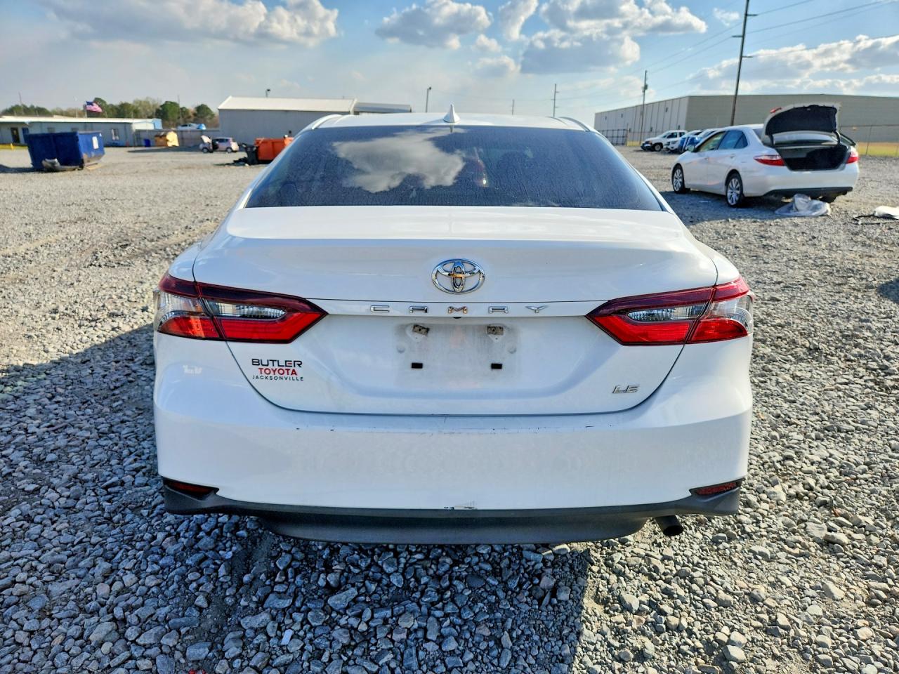 2022 TOYOTA CAMRY LE photo 6