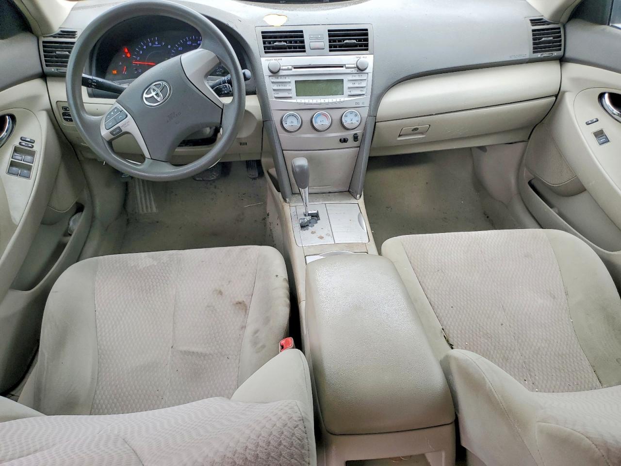 2011 TOYOTA CAMRY LE photo 15