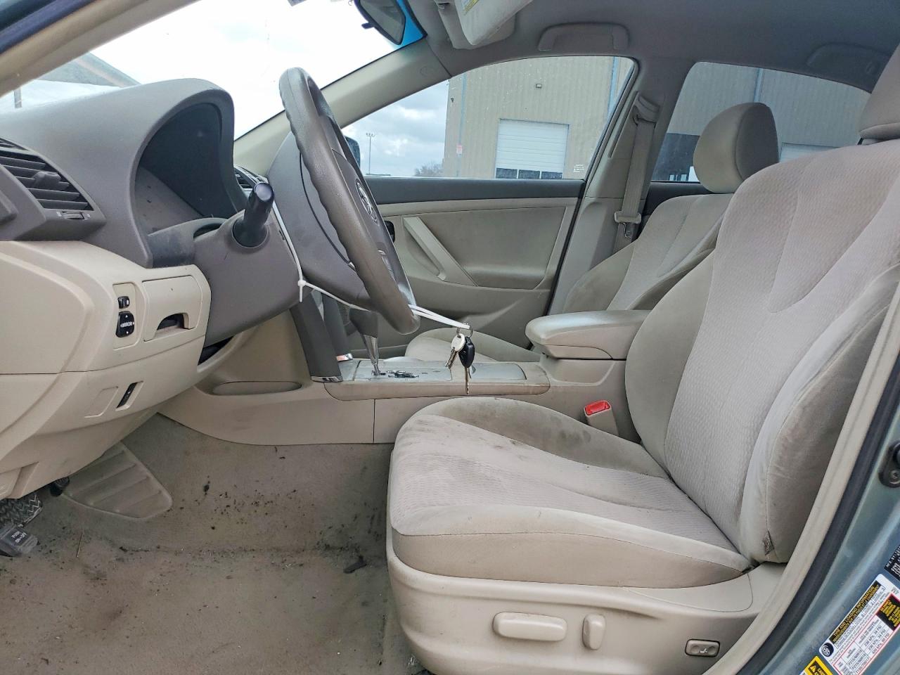 2011 TOYOTA CAMRY LE photo 13